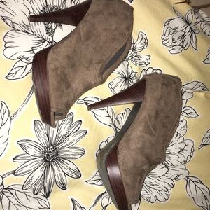 BROWN BOOTIES